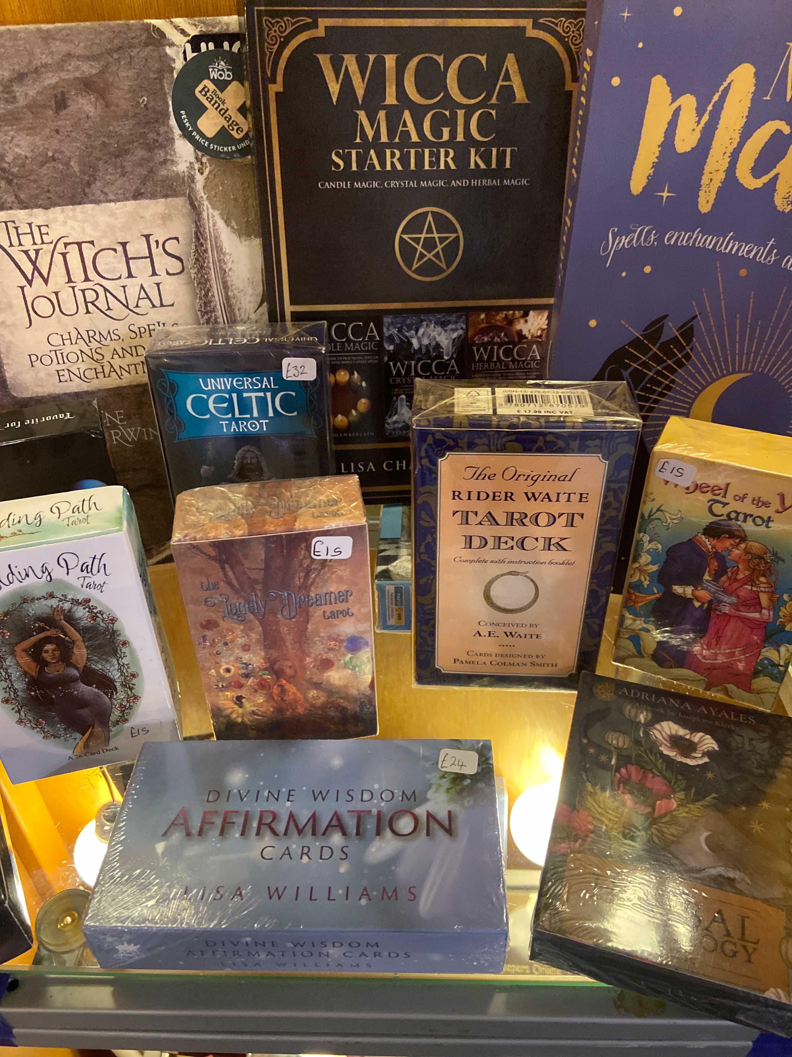 Tarot & Oracle cards & Spell books 